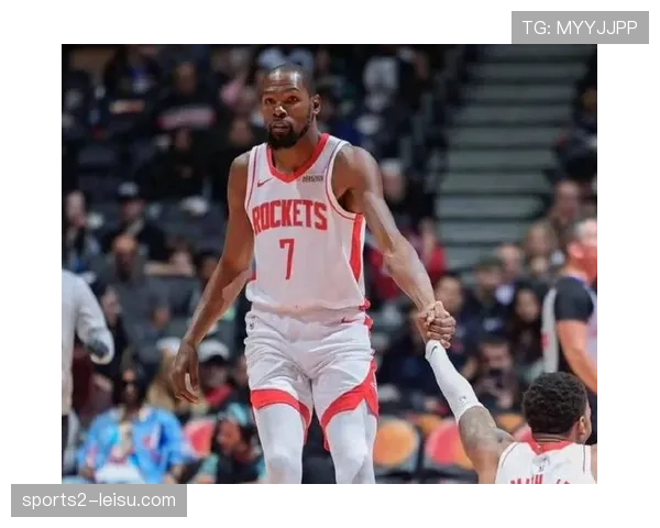 杜兰特高效31分引领火箭取胜 中投技艺仍是进攻端法宝 杜兰特高效31分引领火箭取胜 中投技艺仍是进攻端法宝